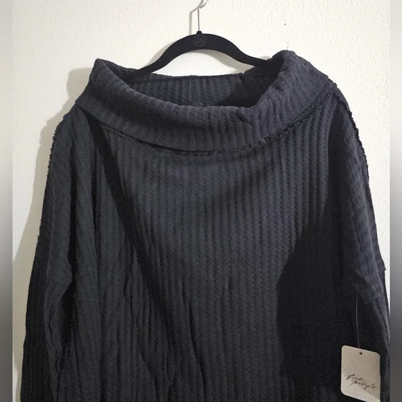 Free People Top - Picture 2 of 9